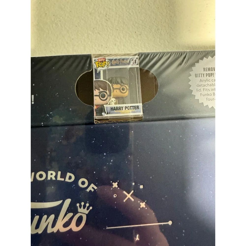 The World of Funko Harry Potter Book with Exclusive Bitty Pop Figure Sealed